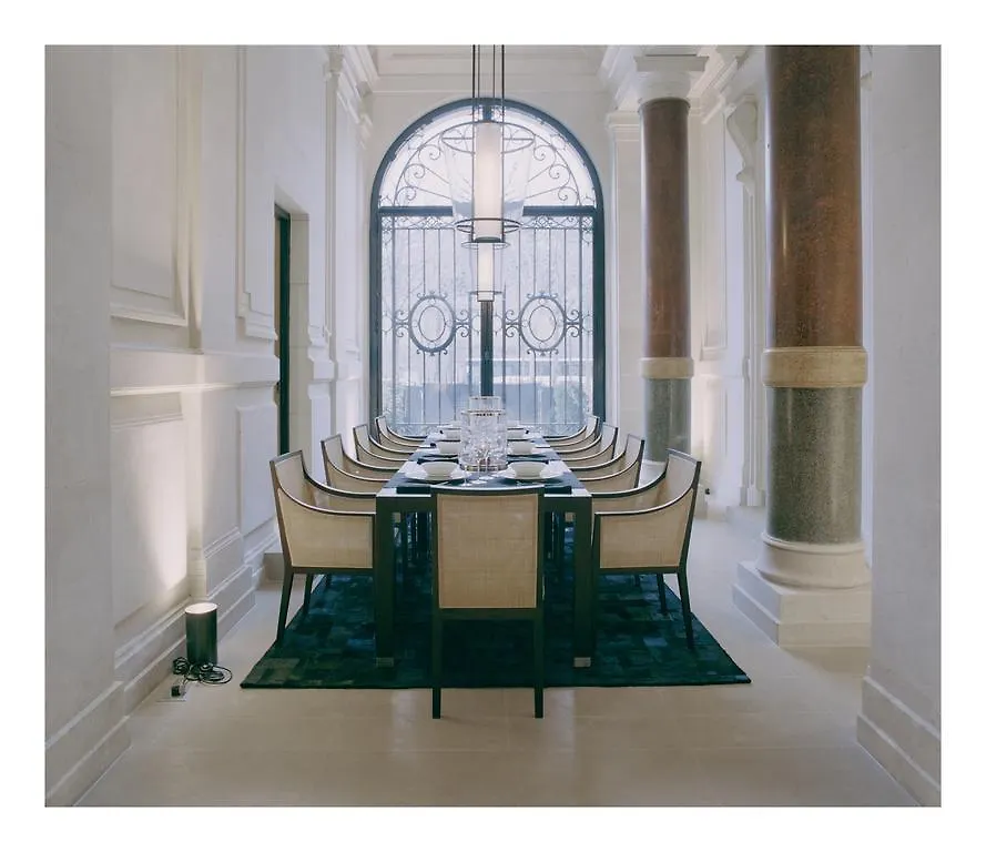 La Reserve Paris Apartments 4*,